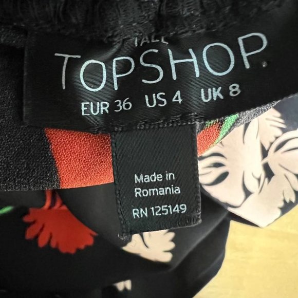 TOPSHOP Off The Shoulder Floral Ruffle Top - Picture 3 of 3